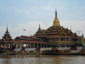 Birma Mjanma Inle Lake Phaungdawoo pagoda 300x225 - Inle Lake