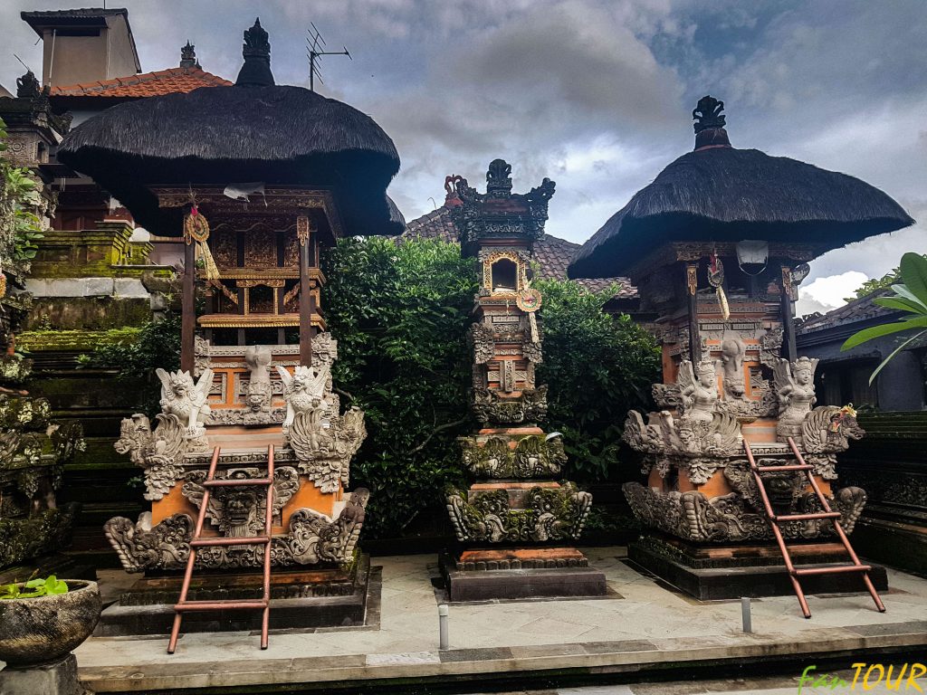 Indonezja bali nicks homestay kapliczki 1024x768 - Balijskie ognisko domowe