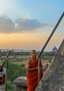 Birma Bagan 29 212x300 - Mjanma: kraina najcudowniejszych ludzi na świecie