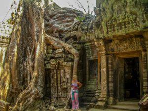 Kambodzą Cambodia Siem Reap Angkor Wat korzenie 300x225 - Angkor Wat
