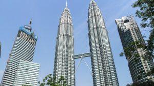 Malezja Kulala Lumpur Petronas Twin Towers sky bridge 300x169 - Kuala Lumpur