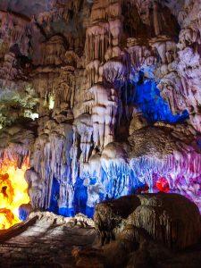 Wietnam Vietnam Ha Long Bay Zatoka cave jaskinia 225x300 - Ha Long Bay