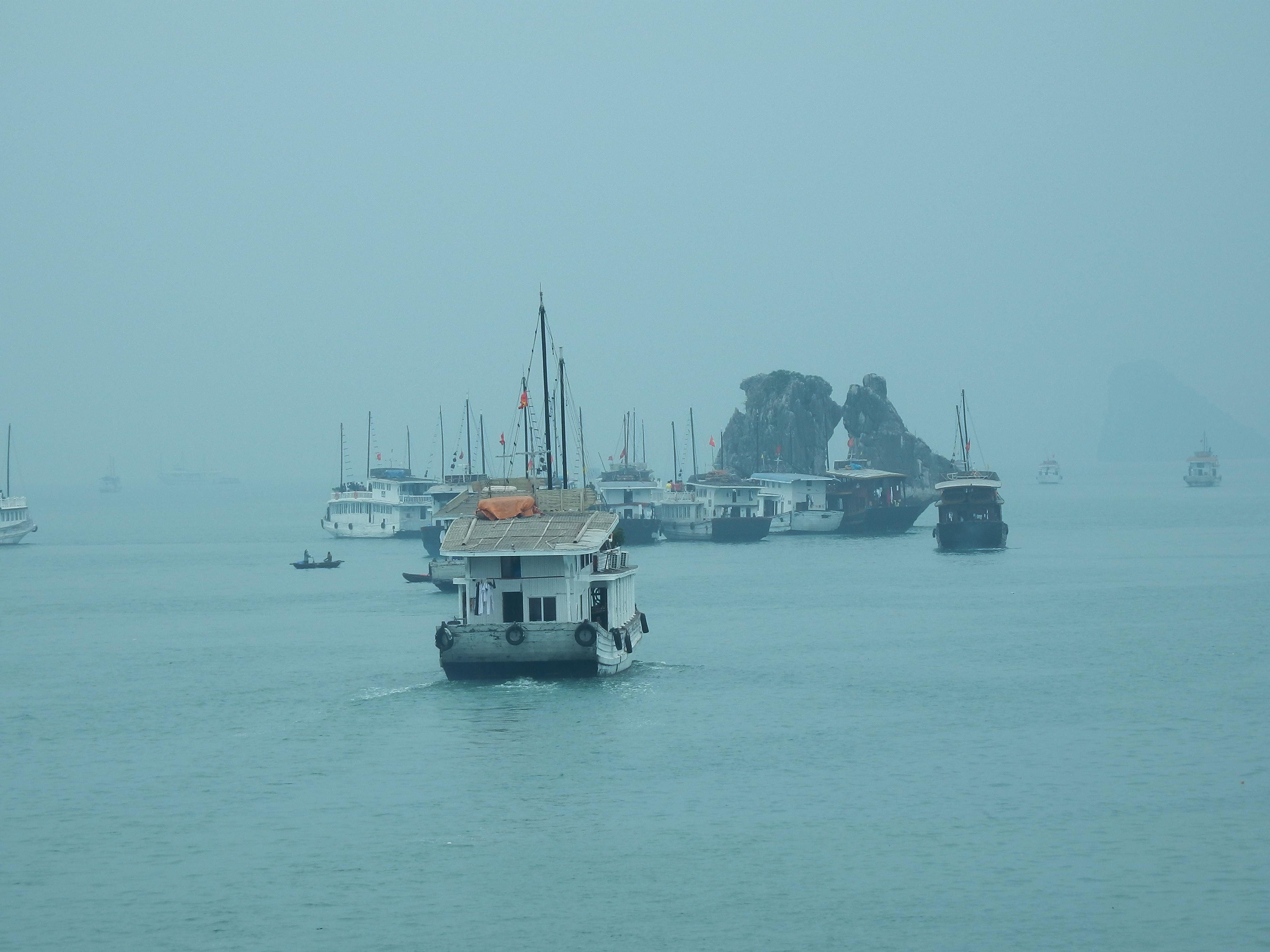 Wietnam Vietnam Ha Long Bay Zatoka całujące sie kury - Ha Long Bay