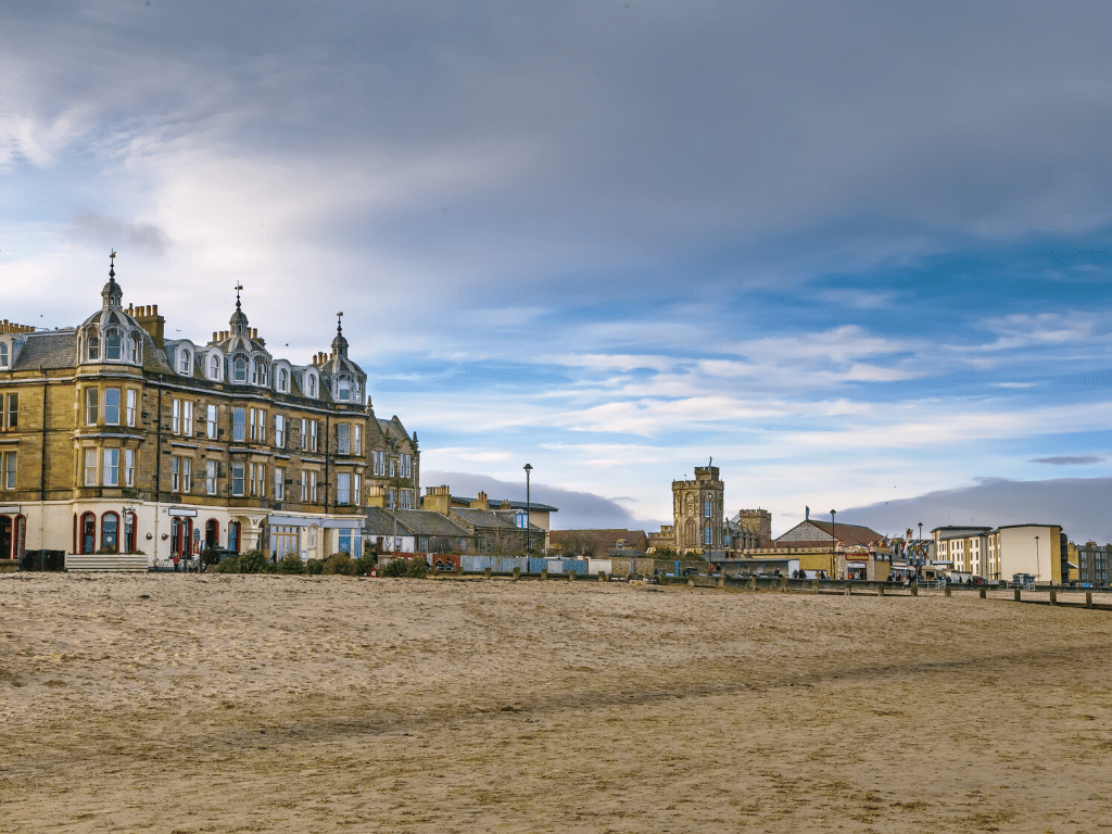 Portobello plaża Szkocja 1024x768 - Czwarte 10 powodów, dlaczego warto odwiedzić Edynburg