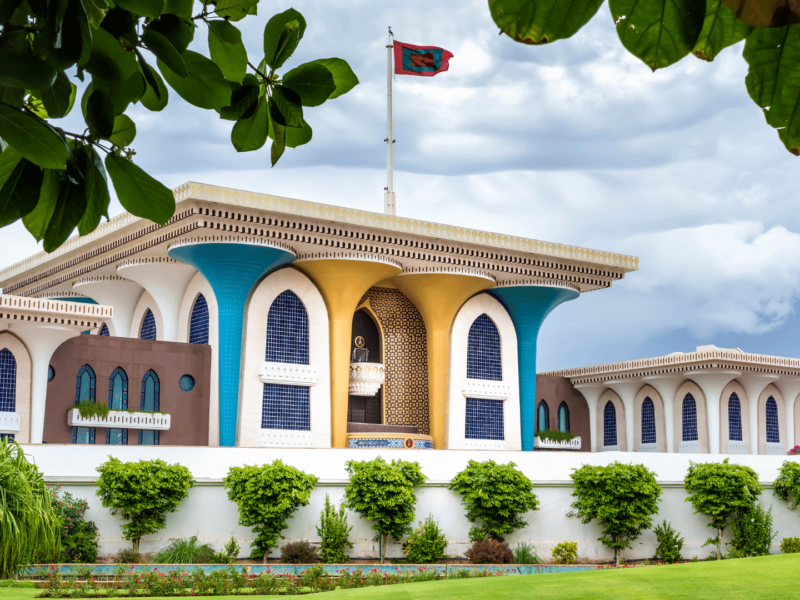 Oman Maskat Muscat sultan palace 1 800x600 - Start