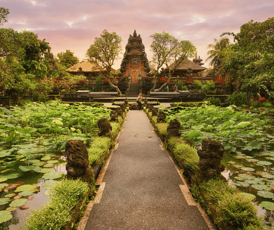 Bali Taman Kemuda Saraswati Temple Swiatynie - 10 Top Świątyń na Bali